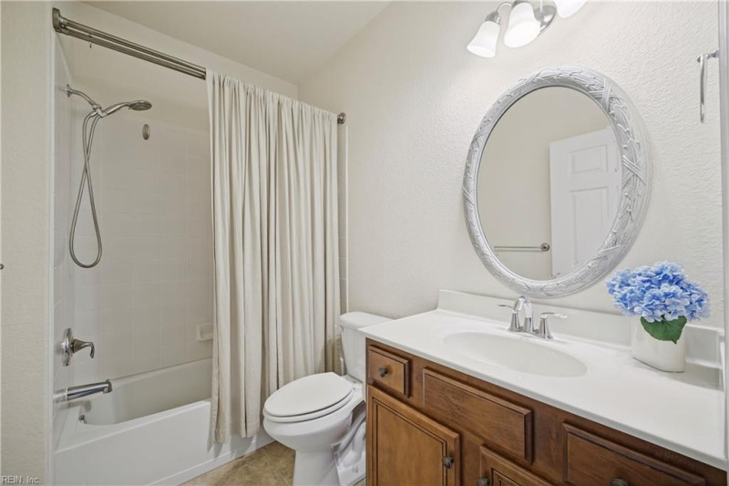 Photo 23 of 50 residential for sale in Chesapeake virginia