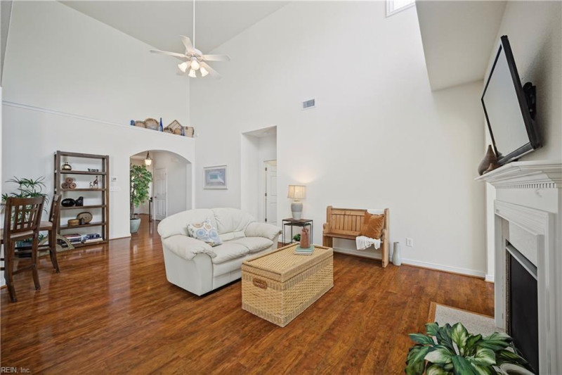 Photo 3 of 50 residential for sale in Chesapeake virginia