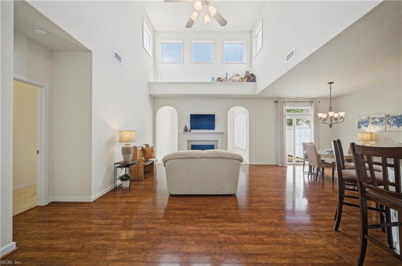 Photo 4 of 50 residential for sale in Chesapeake virginia