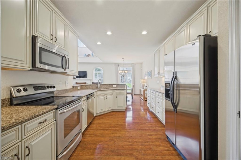 Photo 5 of 50 residential for sale in Chesapeake virginia