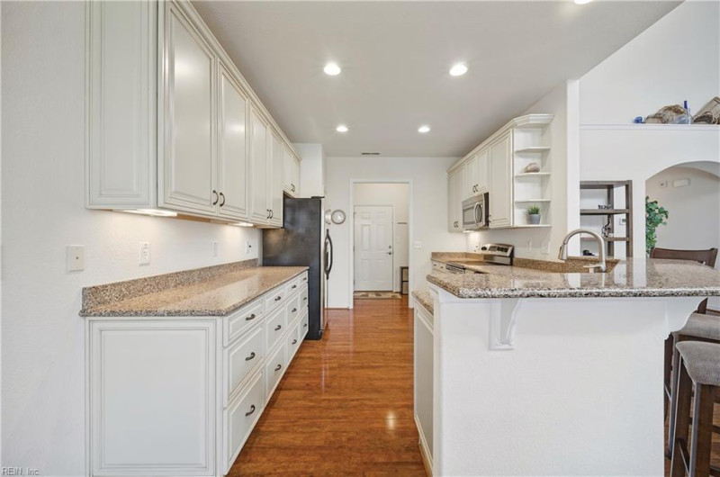 Photo 6 of 50 residential for sale in Chesapeake virginia