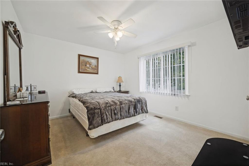 Photo 12 of 35 residential for sale in Virginia Beach virginia