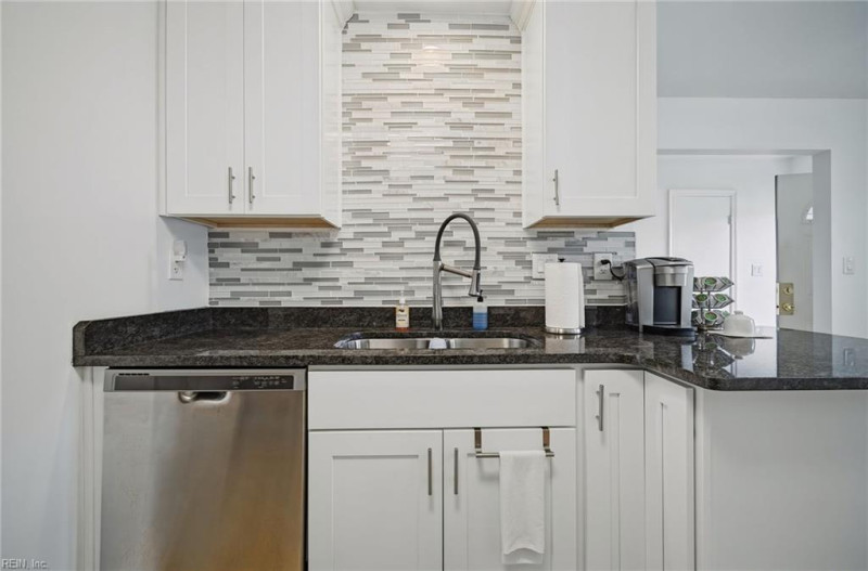 Photo 16 of 35 residential for sale in Virginia Beach virginia