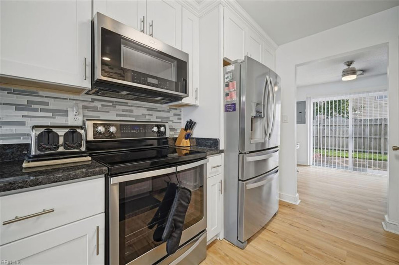 Photo 17 of 35 residential for sale in Virginia Beach virginia