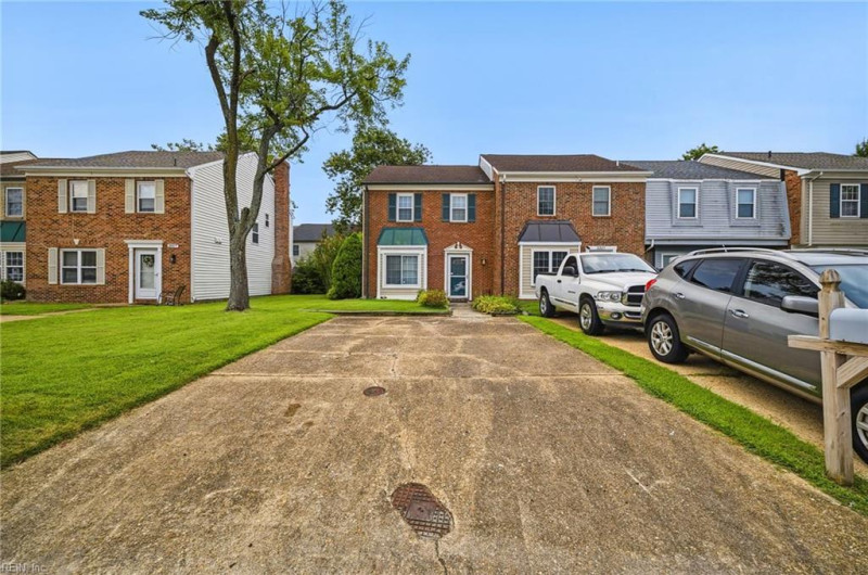 Photo 2 of 35 residential for sale in Virginia Beach virginia