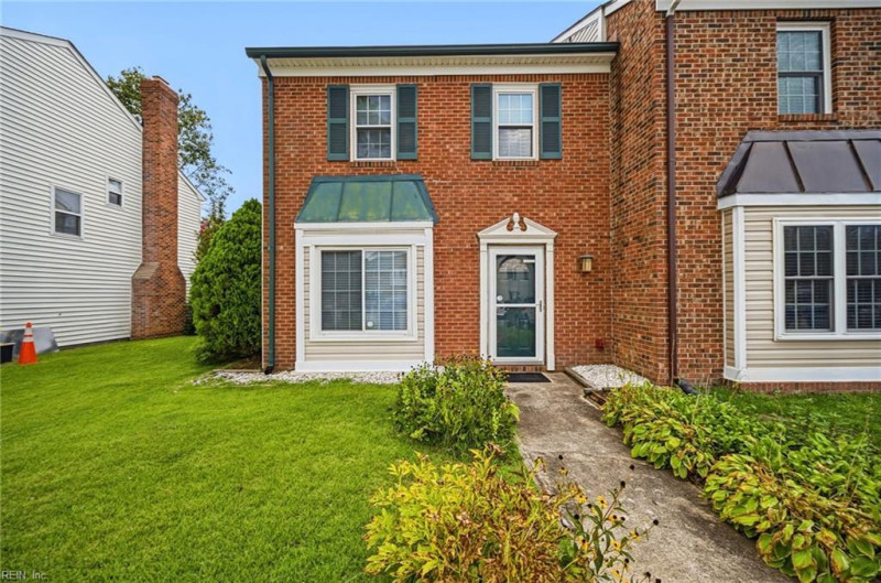 Photo 4 of 35 residential for sale in Virginia Beach virginia