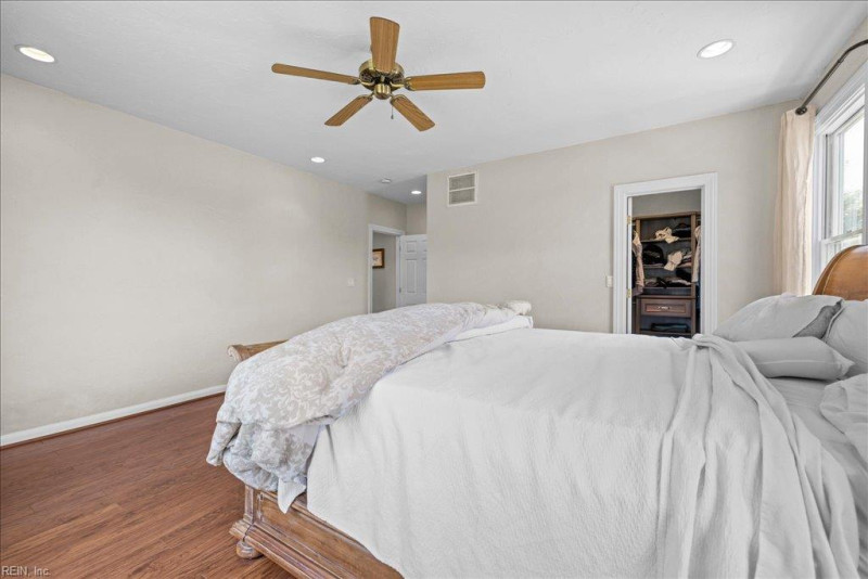 Photo 25 of 50 residential for sale in Suffolk virginia