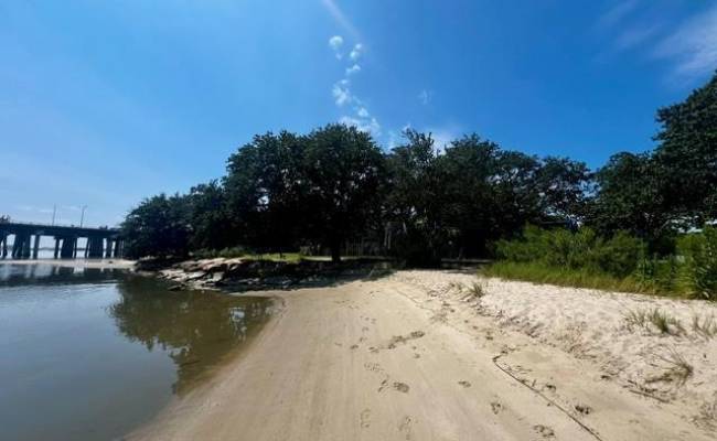 820 Willoughby Bay Avenue, Norfolk, VA 23503