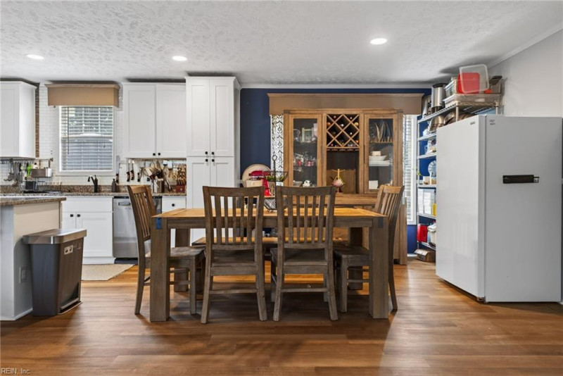 Photo 11 of 28 residential for sale in Virginia Beach virginia