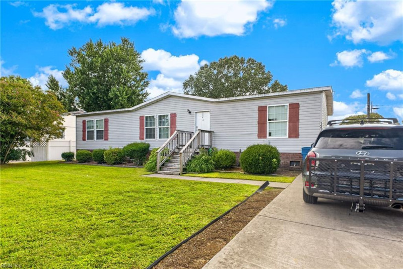 Photo 2 of 28 residential for sale in Virginia Beach virginia