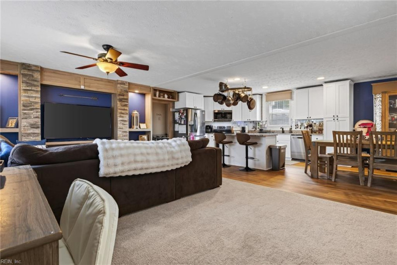 Photo 4 of 28 residential for sale in Virginia Beach virginia