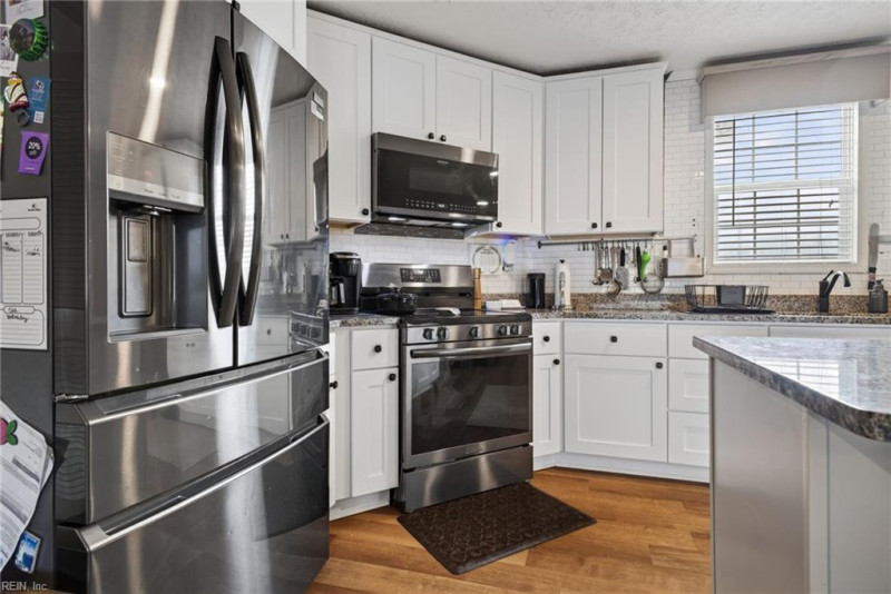 Photo 9 of 28 residential for sale in Virginia Beach virginia