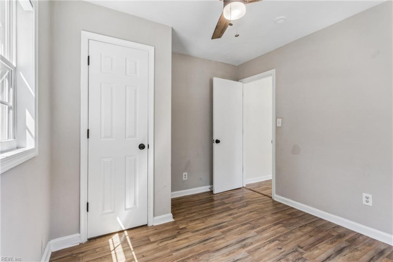 Photo 26 of 31 residential for sale in Chesapeake virginia