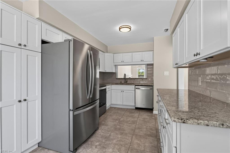 Photo 11 of 25 residential for sale in Virginia Beach virginia