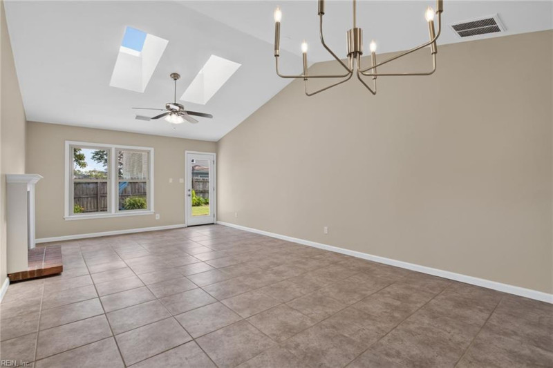 Photo 5 of 25 residential for sale in Virginia Beach virginia