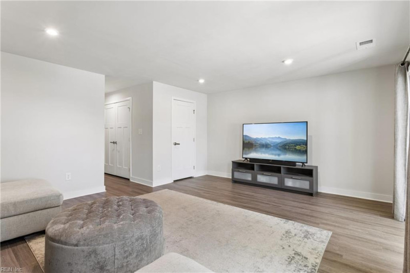 Photo 10 of 50 residential for sale in Norfolk virginia