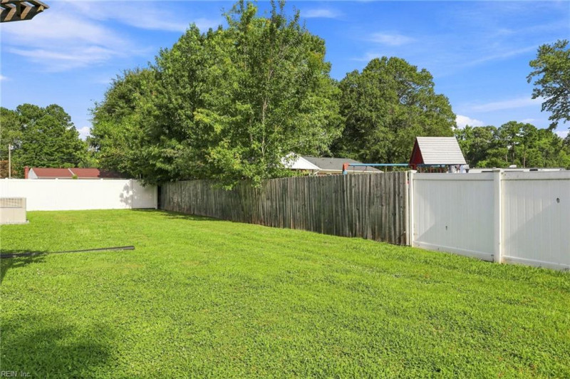 Photo 11 of 42 residential for sale in Chesapeake virginia