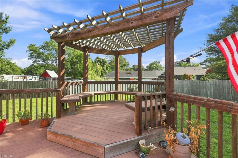 Photo 13 of 42 residential for sale in Chesapeake virginia