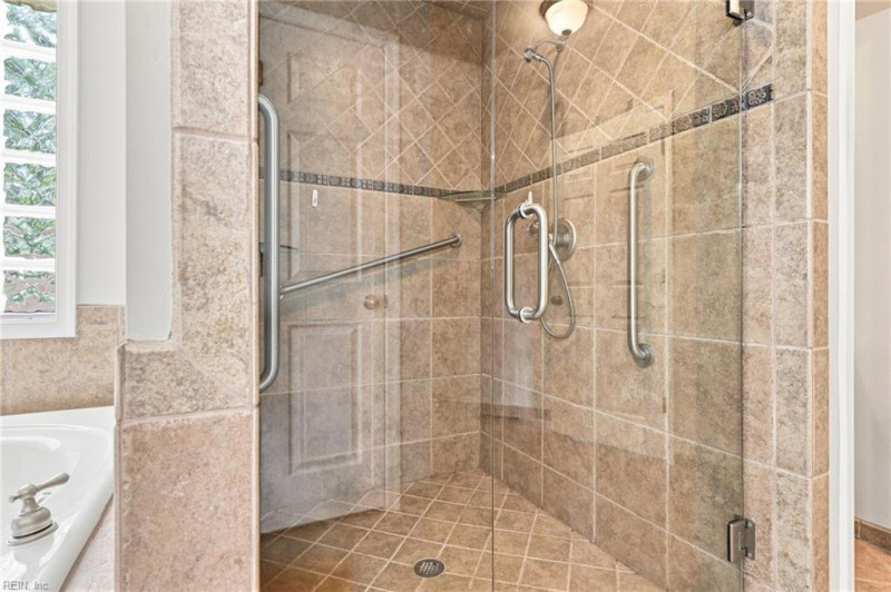 Photo 17 of 42 residential for sale in Chesapeake virginia