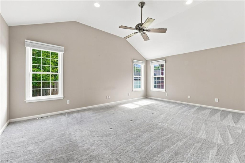 Photo 19 of 42 residential for sale in Chesapeake virginia