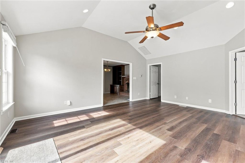 Photo 25 of 42 residential for sale in Chesapeake virginia