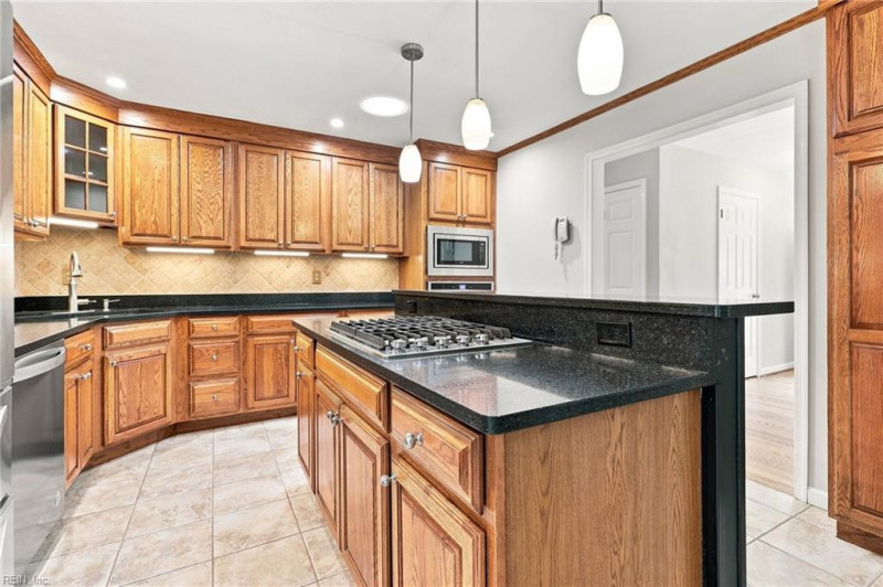 Photo 27 of 42 residential for sale in Chesapeake virginia