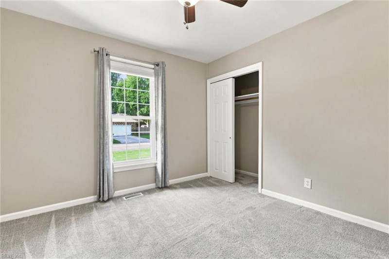 Photo 37 of 42 residential for sale in Chesapeake virginia