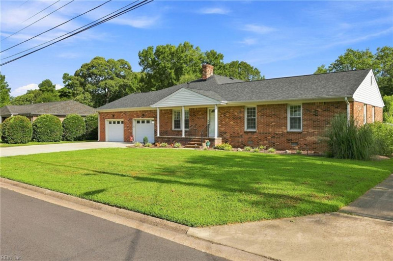 Photo 6 of 42 residential for sale in Chesapeake virginia