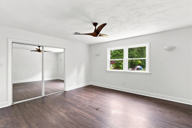 Photo 20 of 47 residential for sale in Virginia Beach virginia