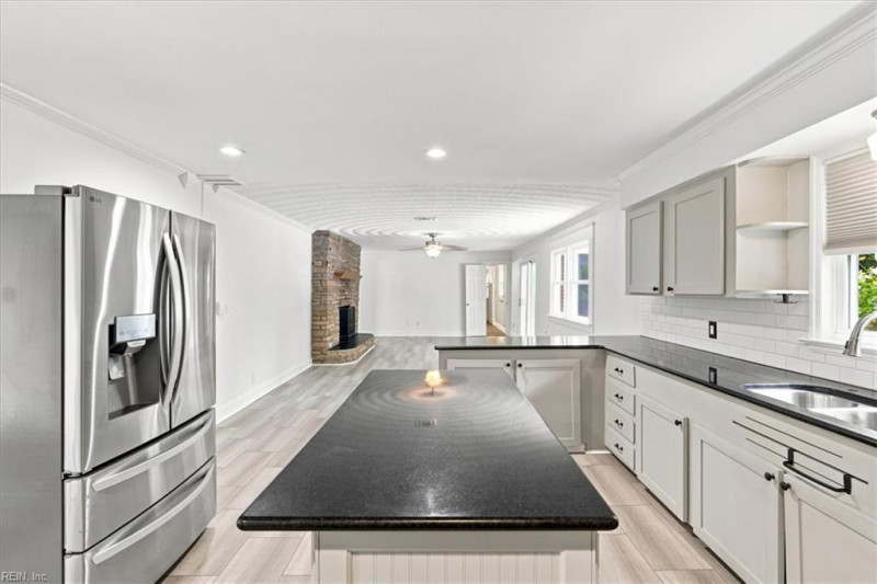 Photo 8 of 47 residential for sale in Virginia Beach virginia