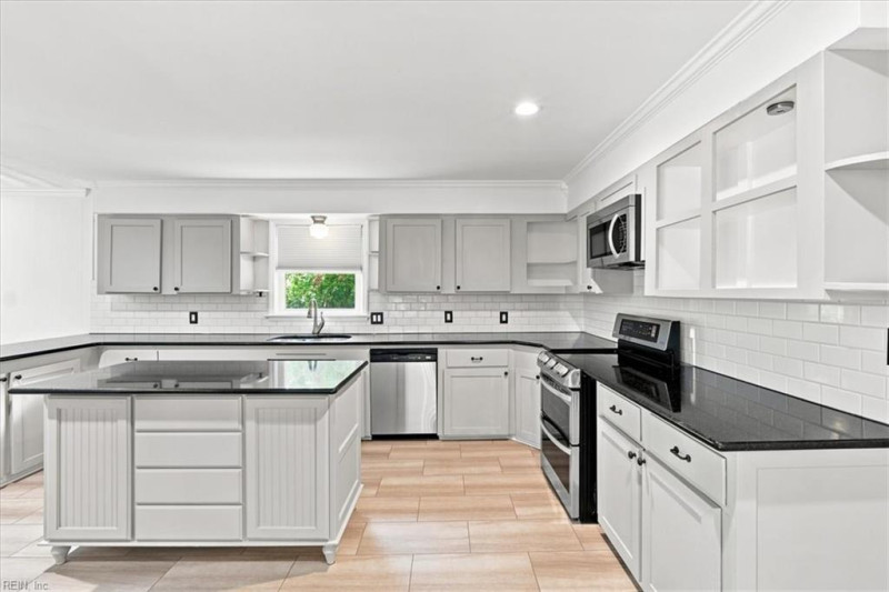 Photo 9 of 47 residential for sale in Virginia Beach virginia