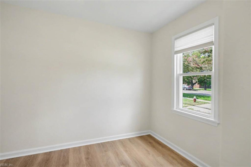 Photo 10 of 32 residential for sale in Hampton virginia