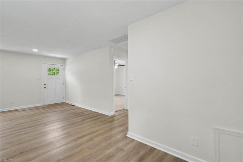 Photo 16 of 32 residential for sale in Hampton virginia