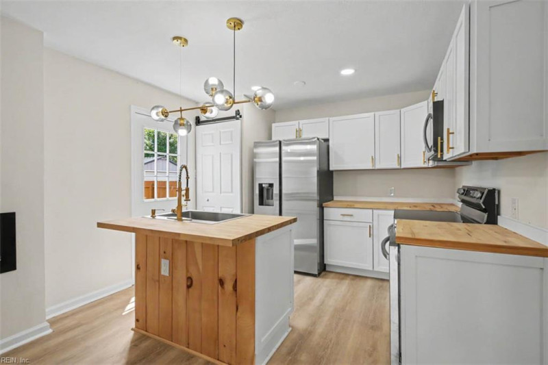Photo 18 of 32 residential for sale in Hampton virginia