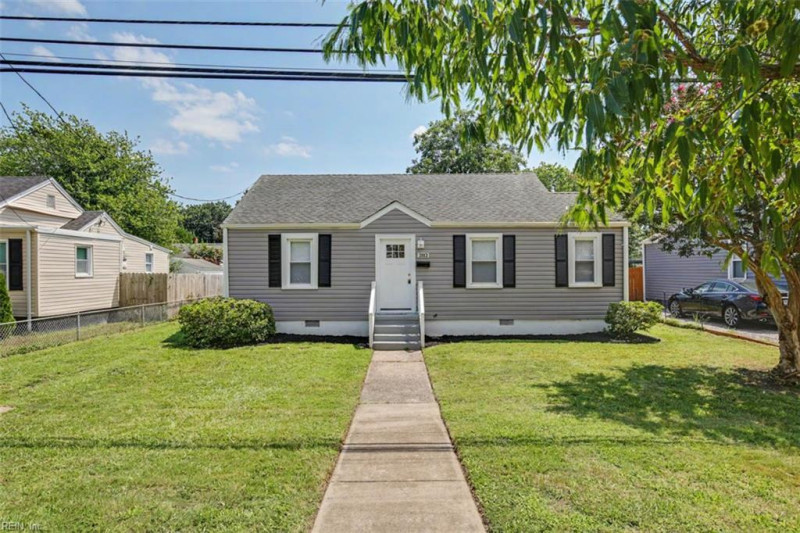 Photo 2 of 32 residential for sale in Hampton virginia
