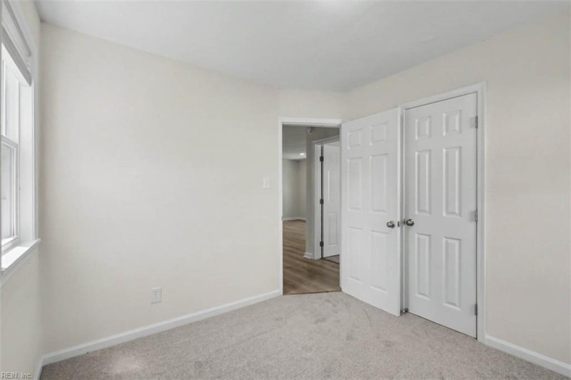 Photo 29 of 32 residential for sale in Hampton virginia
