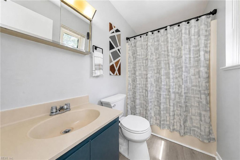Photo 19 of 30 residential for sale in Gloucester County virginia