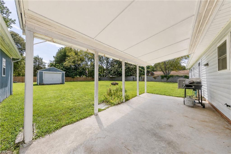 Photo 25 of 30 residential for sale in Gloucester County virginia