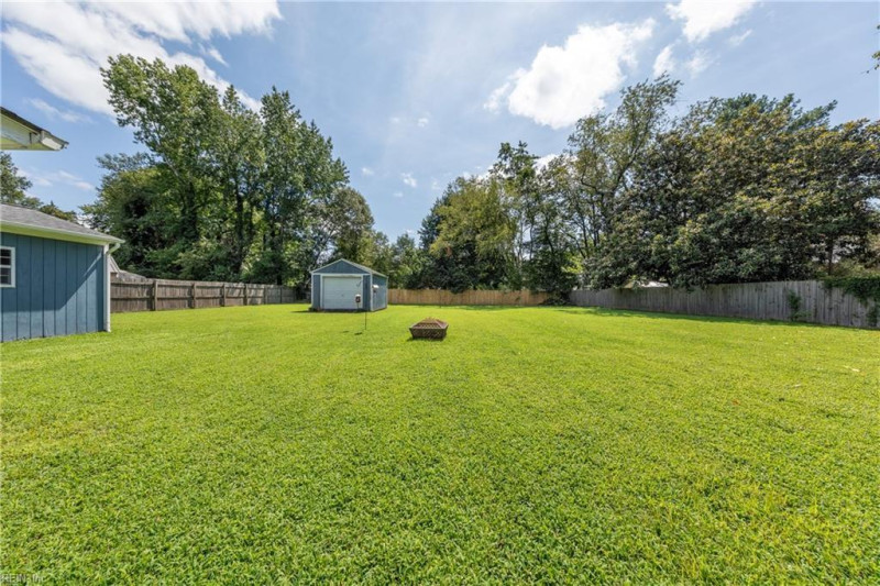Photo 27 of 30 residential for sale in Gloucester County virginia