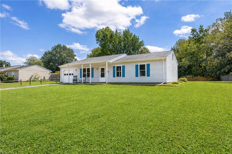 Photo 3 of 30 residential for sale in Gloucester County virginia