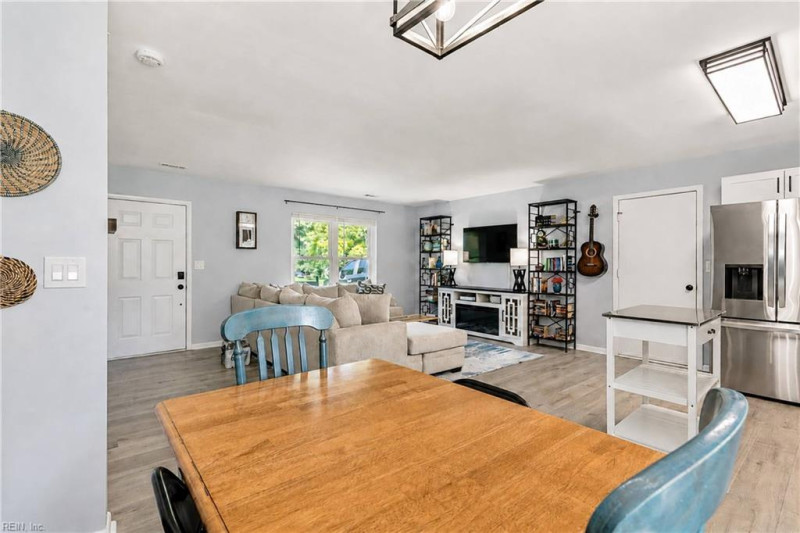 Photo 9 of 30 residential for sale in Gloucester County virginia