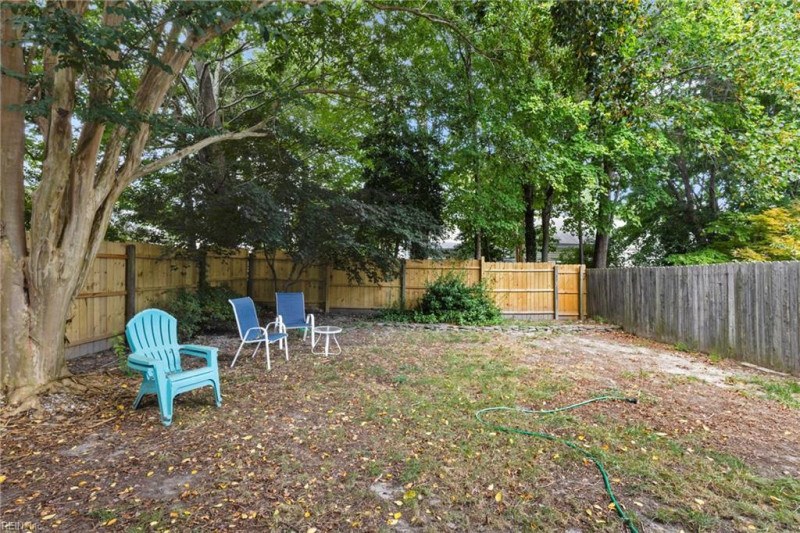 Photo 30 of 36 residential for sale in York County virginia