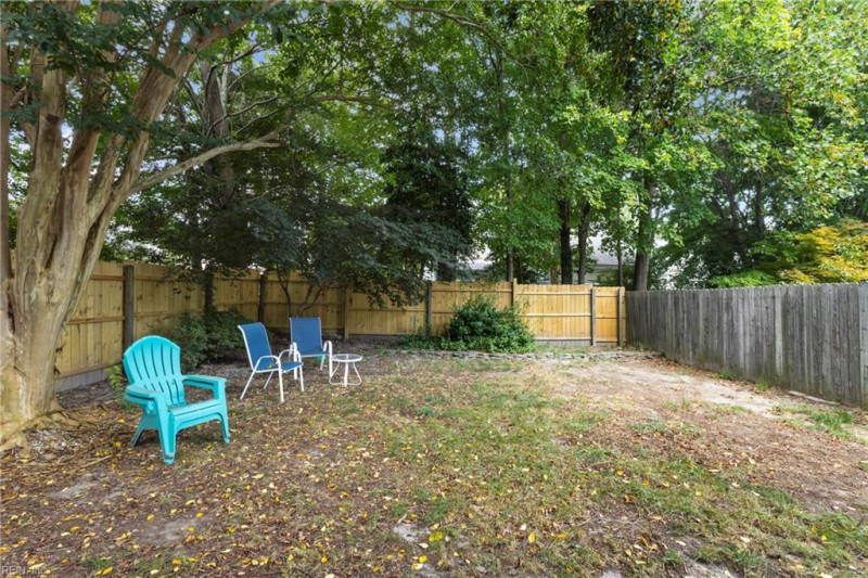 Photo 32 of 36 residential for sale in York County virginia