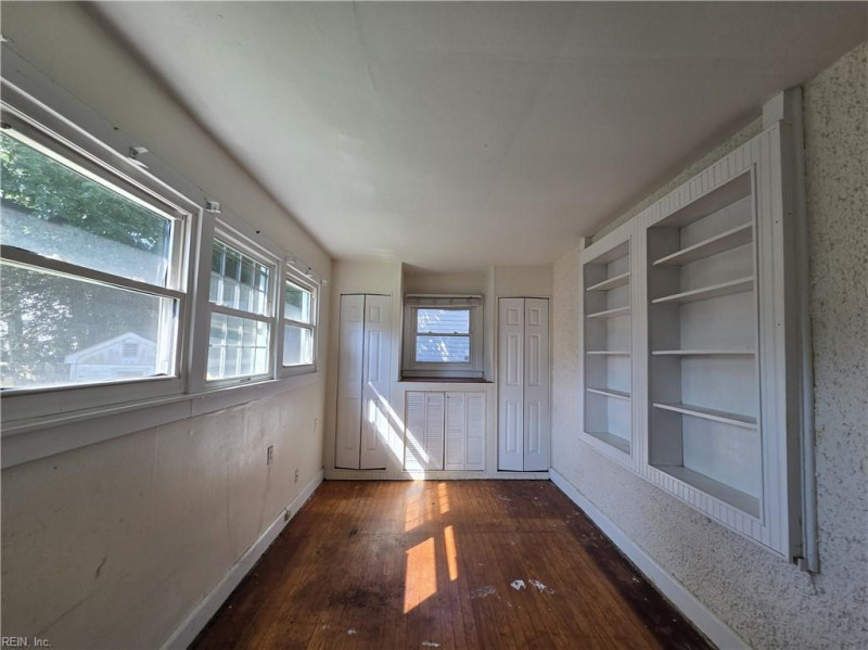 Photo 16 of 38 residential for sale in Newport News virginia