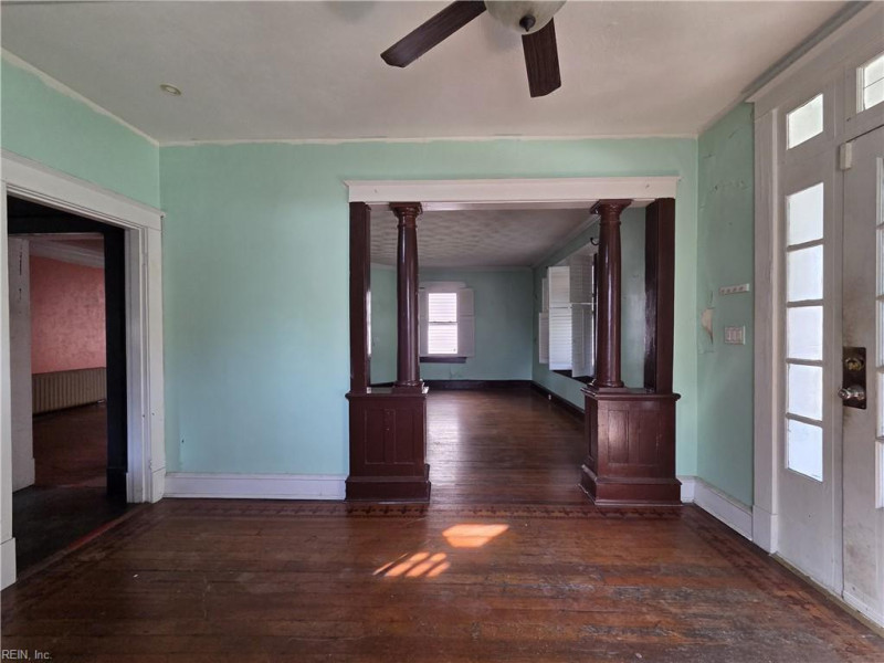 Photo 3 of 38 residential for sale in Newport News virginia