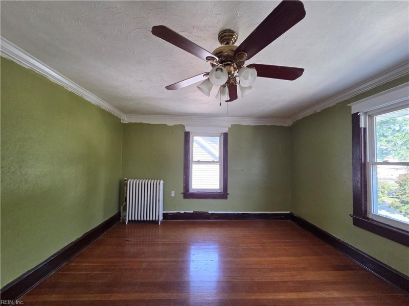 Photo 33 of 38 residential for sale in Newport News virginia