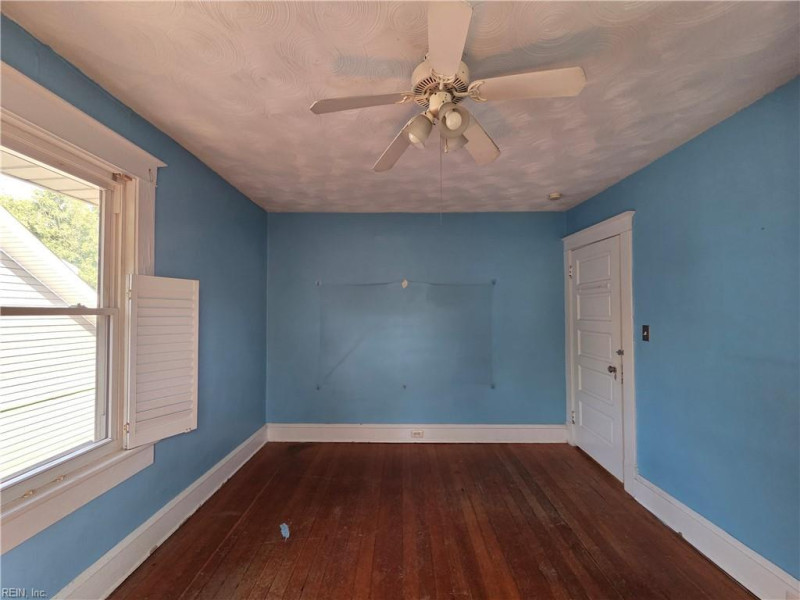Photo 34 of 38 residential for sale in Newport News virginia