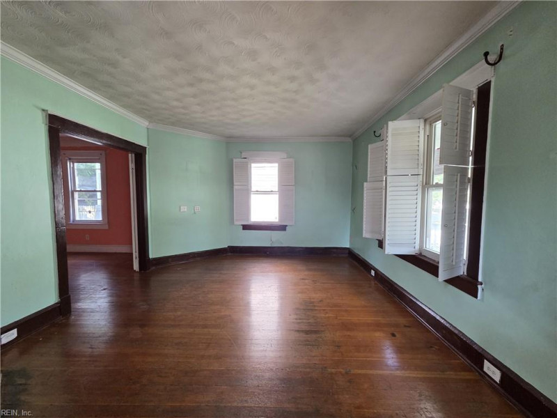 Photo 7 of 38 residential for sale in Newport News virginia