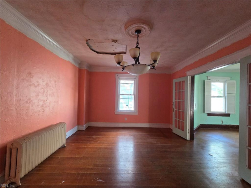 Photo 9 of 38 residential for sale in Newport News virginia