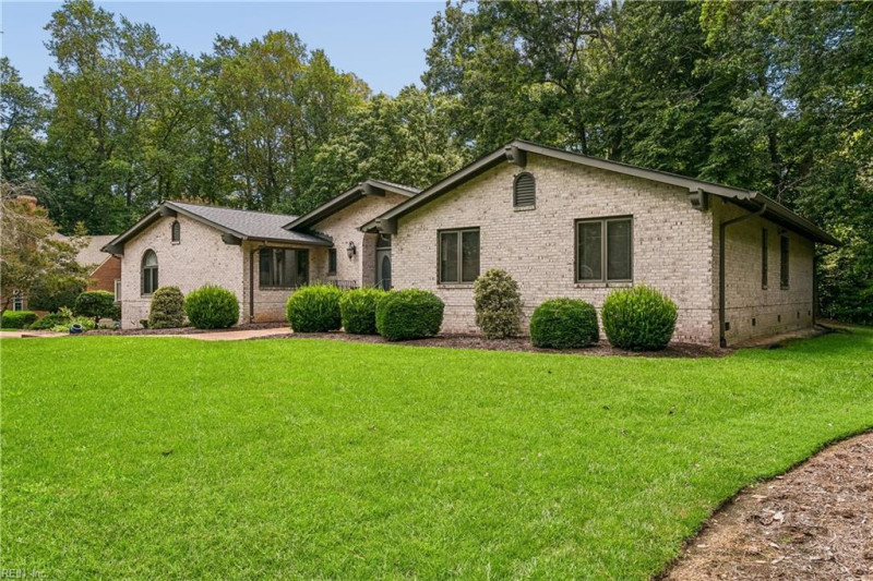 Photo 2 of 34 residential for sale in James City County virginia